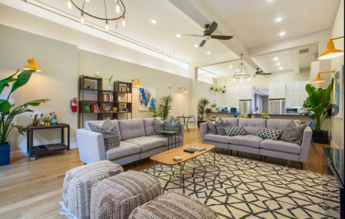 A lively residence located in the very heart of a culture rich neighborhood