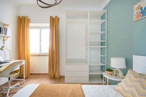 Room 1 - 205. Mouzinho Albuquerque 2 3E