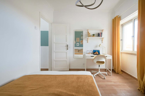 Room 1 - 205. Mouzinho Albuquerque 2 3E
