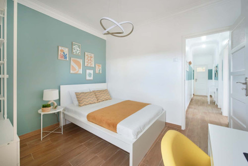 Room 1 - 205. Mouzinho Albuquerque 2 3E