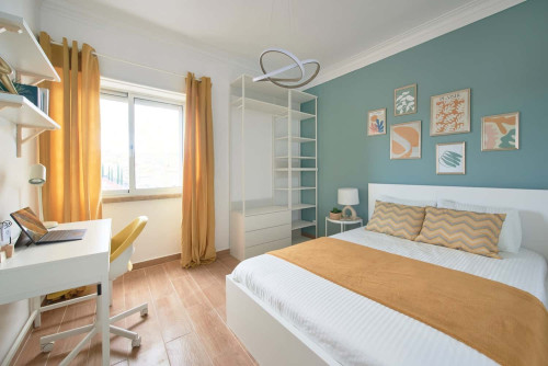 Room 1 - 205. Mouzinho Albuquerque 2 3E