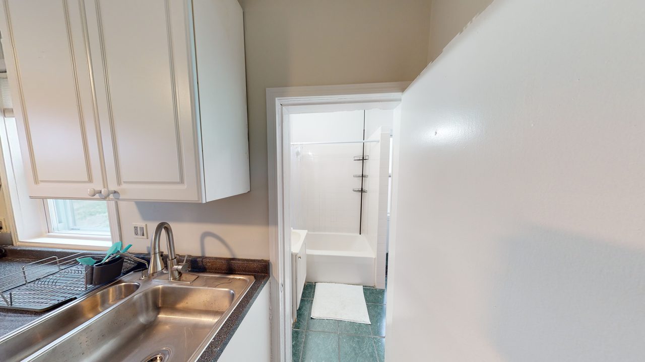 #1314: Allston - Queen Bedroom A - 5