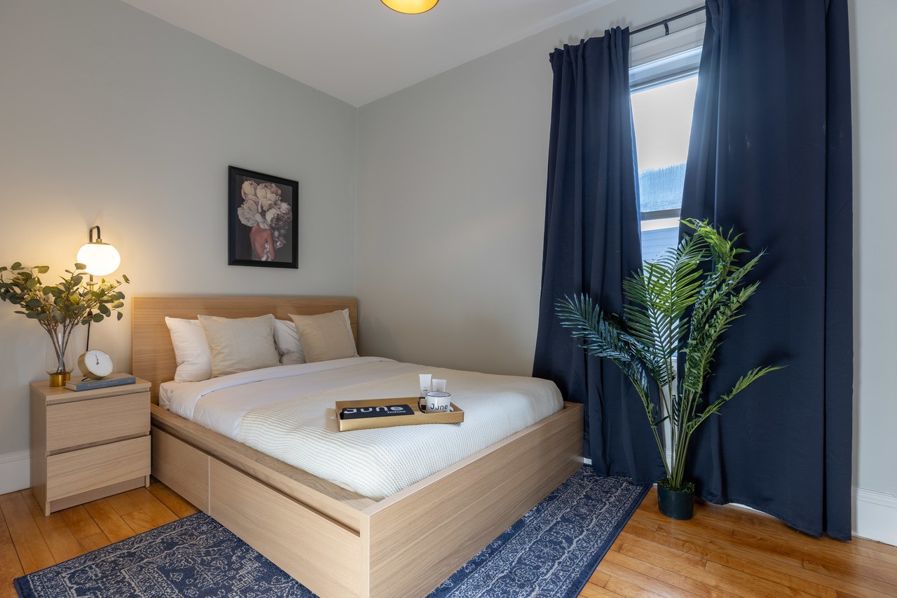 #330: Savin Hill - Queen Bedroom C - 12