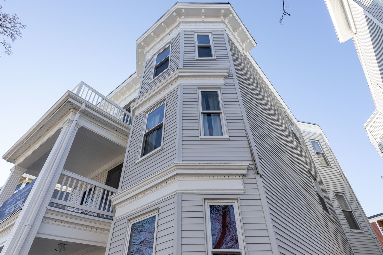 #330: Savin Hill - Queen Bedroom A - 13