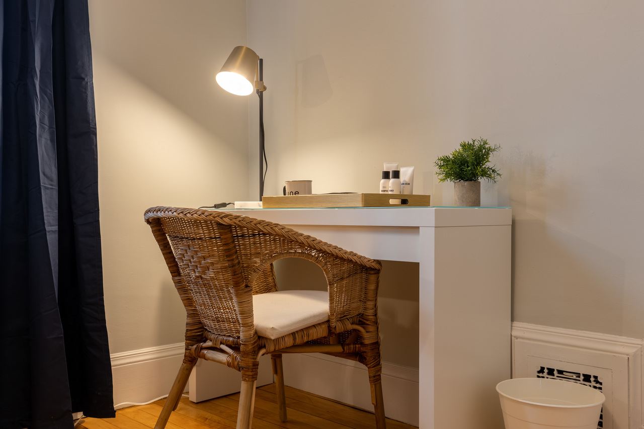 #330: Savin Hill - Queen Bedroom A - 3