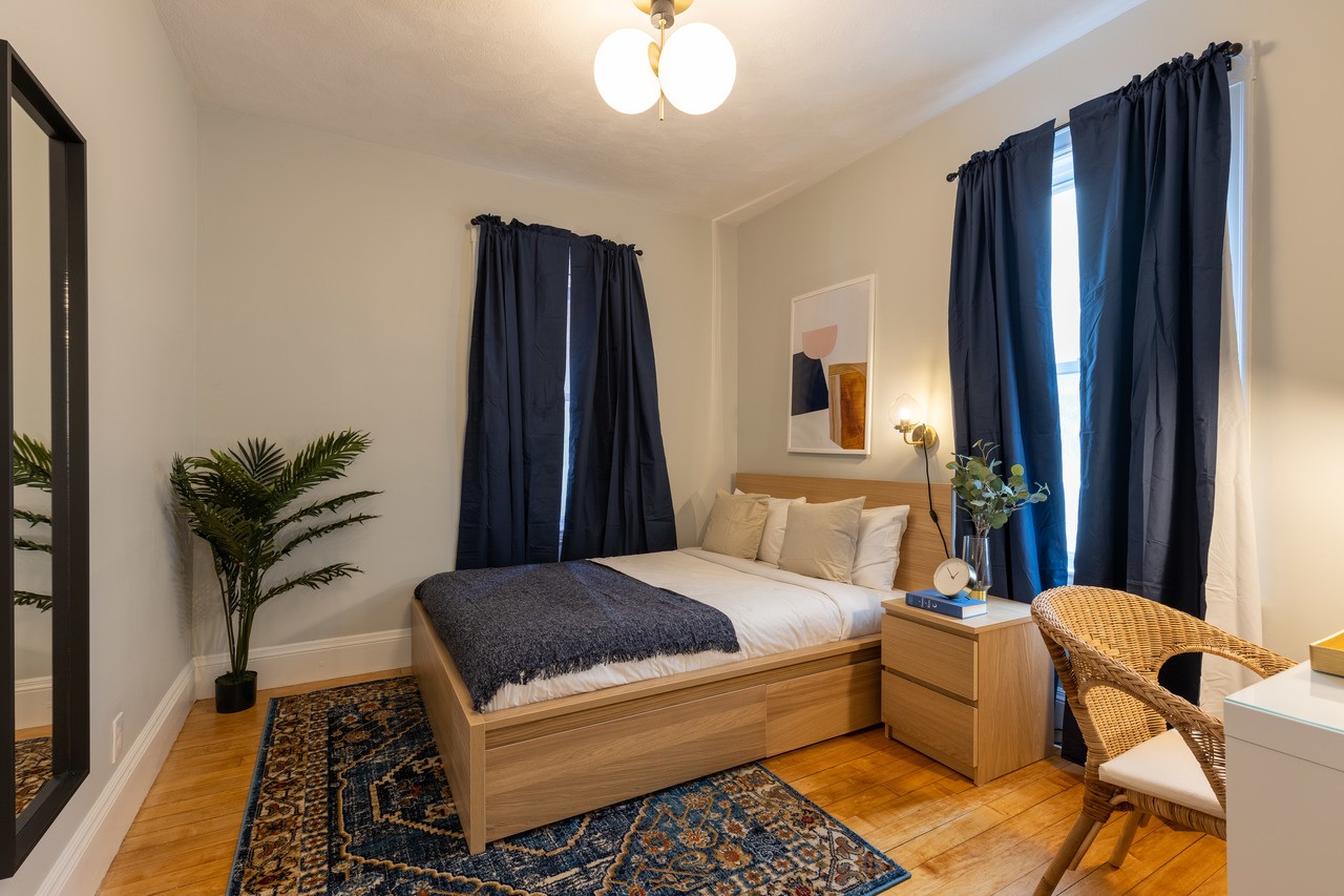 #330: Savin Hill - Queen Bedroom A - 2