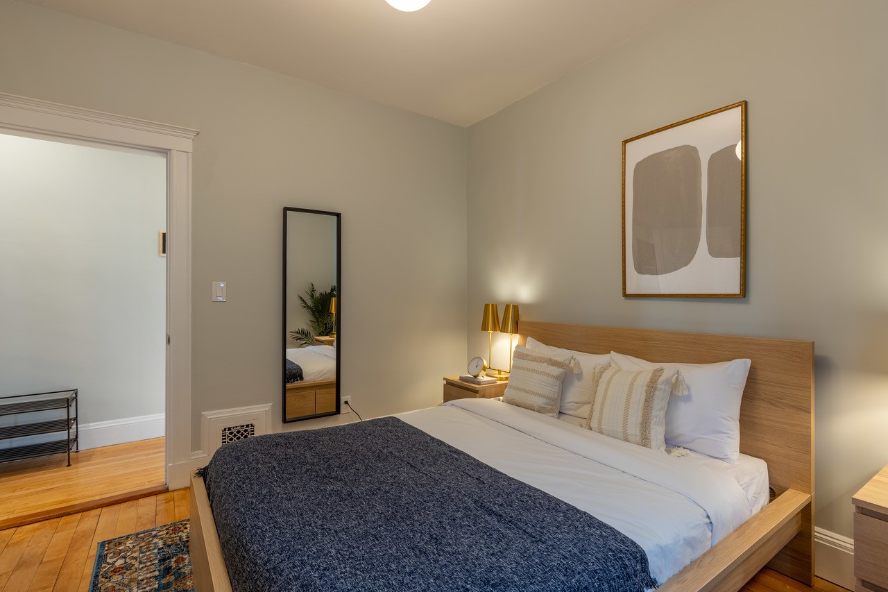 #330: Savin Hill - Queen Bedroom B - 1
