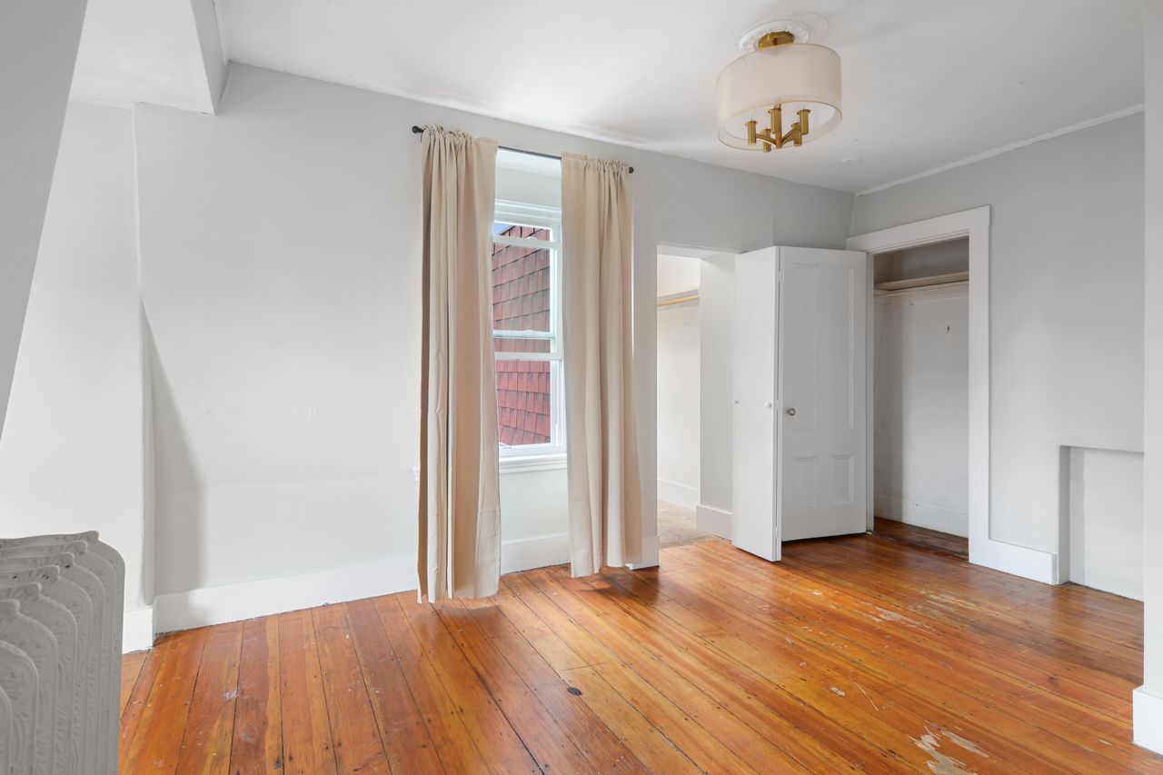 #585: Allston - Queen Bedroom B - 2