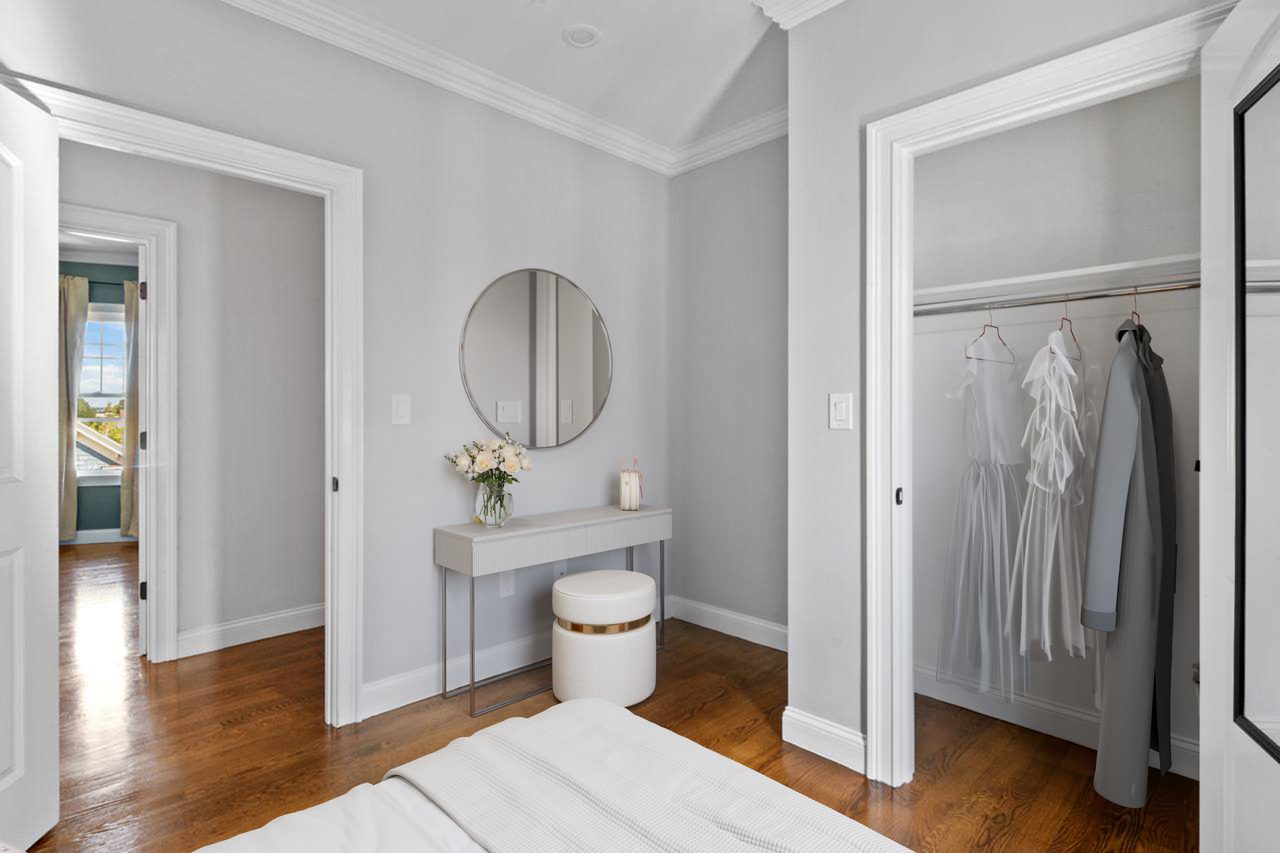 #547: Somerville - Queen Bedroom D - 1
