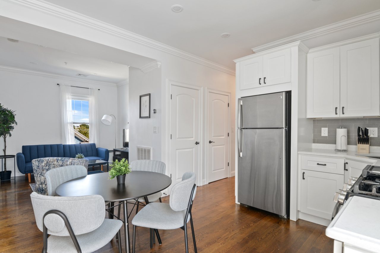 #547: Somerville - Queen Bedroom B - 8