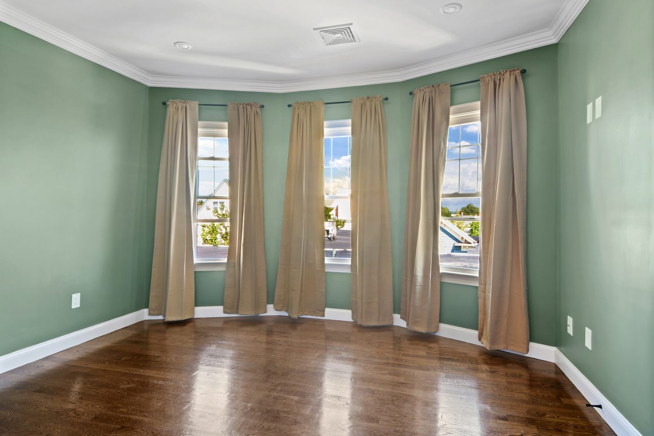 #547: Somerville - Queen Bedroom B - 2