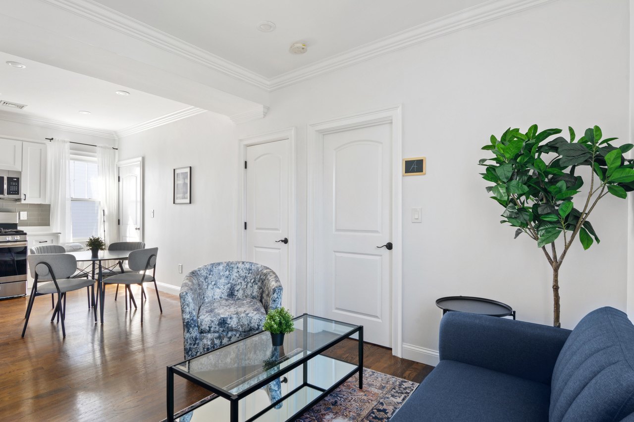 #547: Somerville - Queen Bedroom B - 7