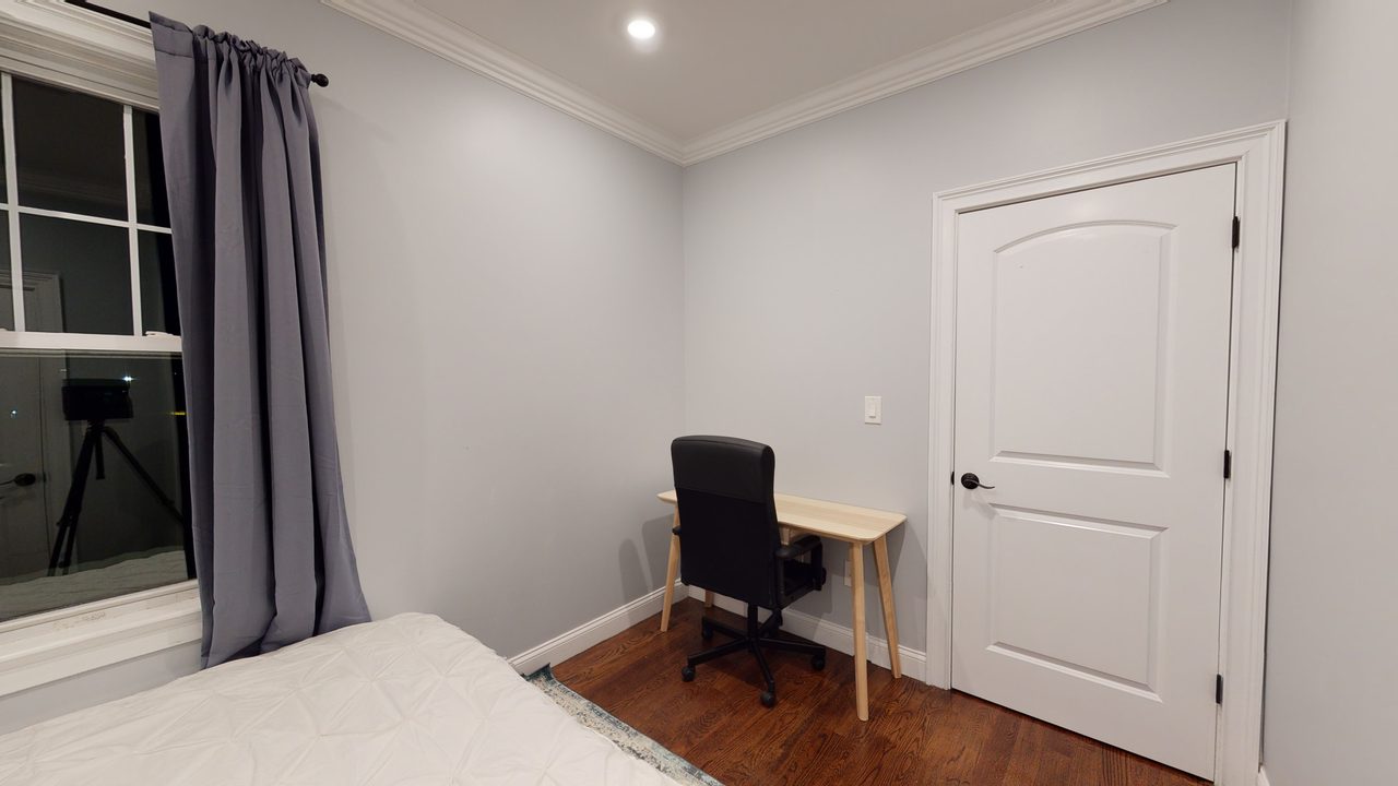 #547: Somerville - Queen Bedroom A - 5