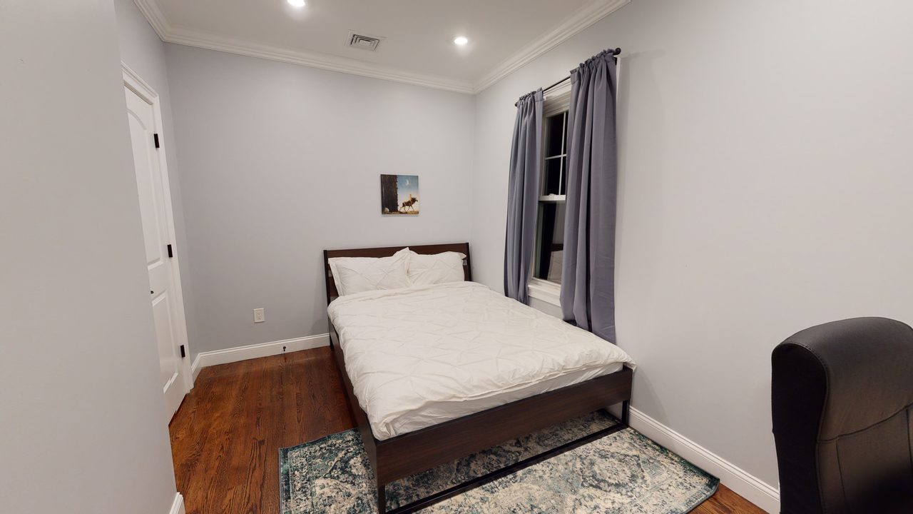 #547: Somerville - Queen Bedroom A - 4