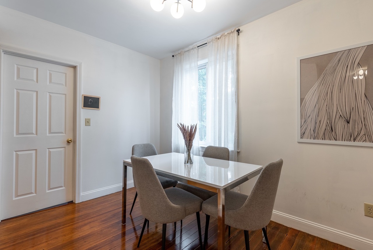  #368: Brighton - Queen Bedroom C  -  #368: Brighton  - Gallery -  10