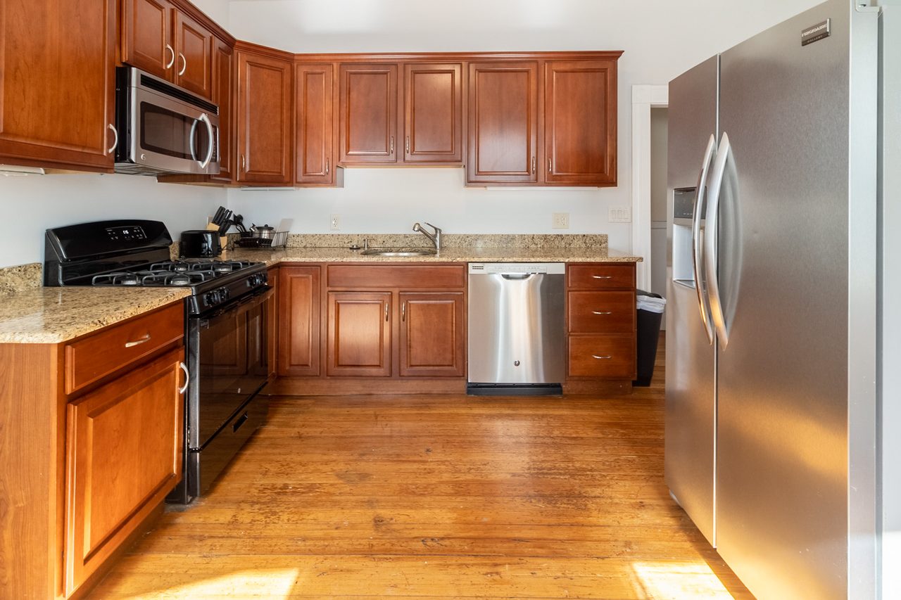 #951: Central Square (Cambridge) - Queen Bedroom C - #951: Central Square (Cambridge) - Gallery - 3