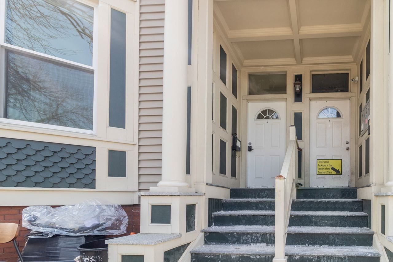 #951: Central Square (Cambridge) - Queen Bedroom C - #951: Central Square (Cambridge) - Gallery - 1