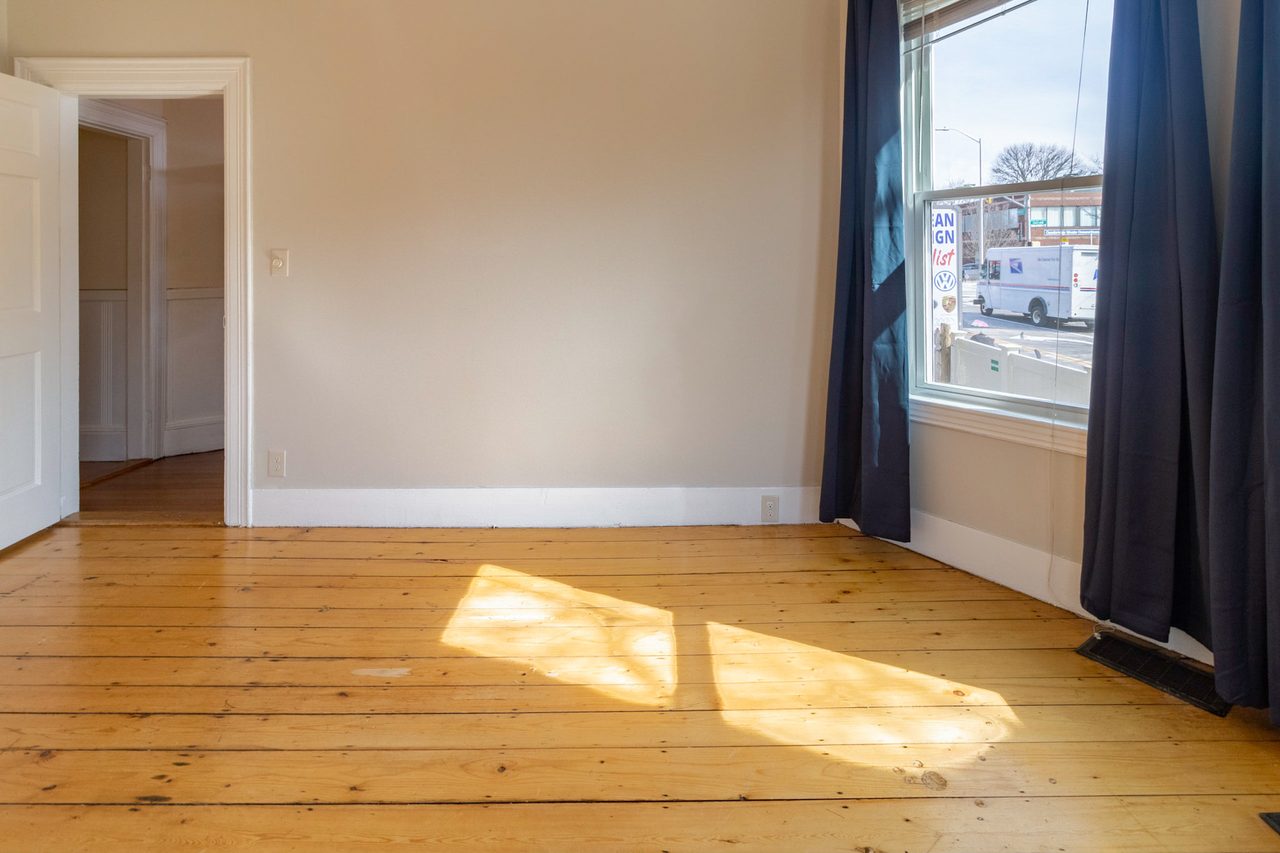  #951: Central Square (Cambridge) - Queen Bedroom C  -  #951: Central Square (Cambridge)  - Gallery -  8