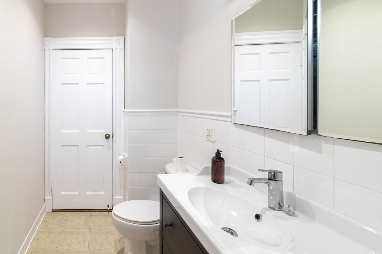  #951: Central Square (Cambridge) - Queen Bedroom C  -  #951: Central Square (Cambridge)  - Gallery -  21