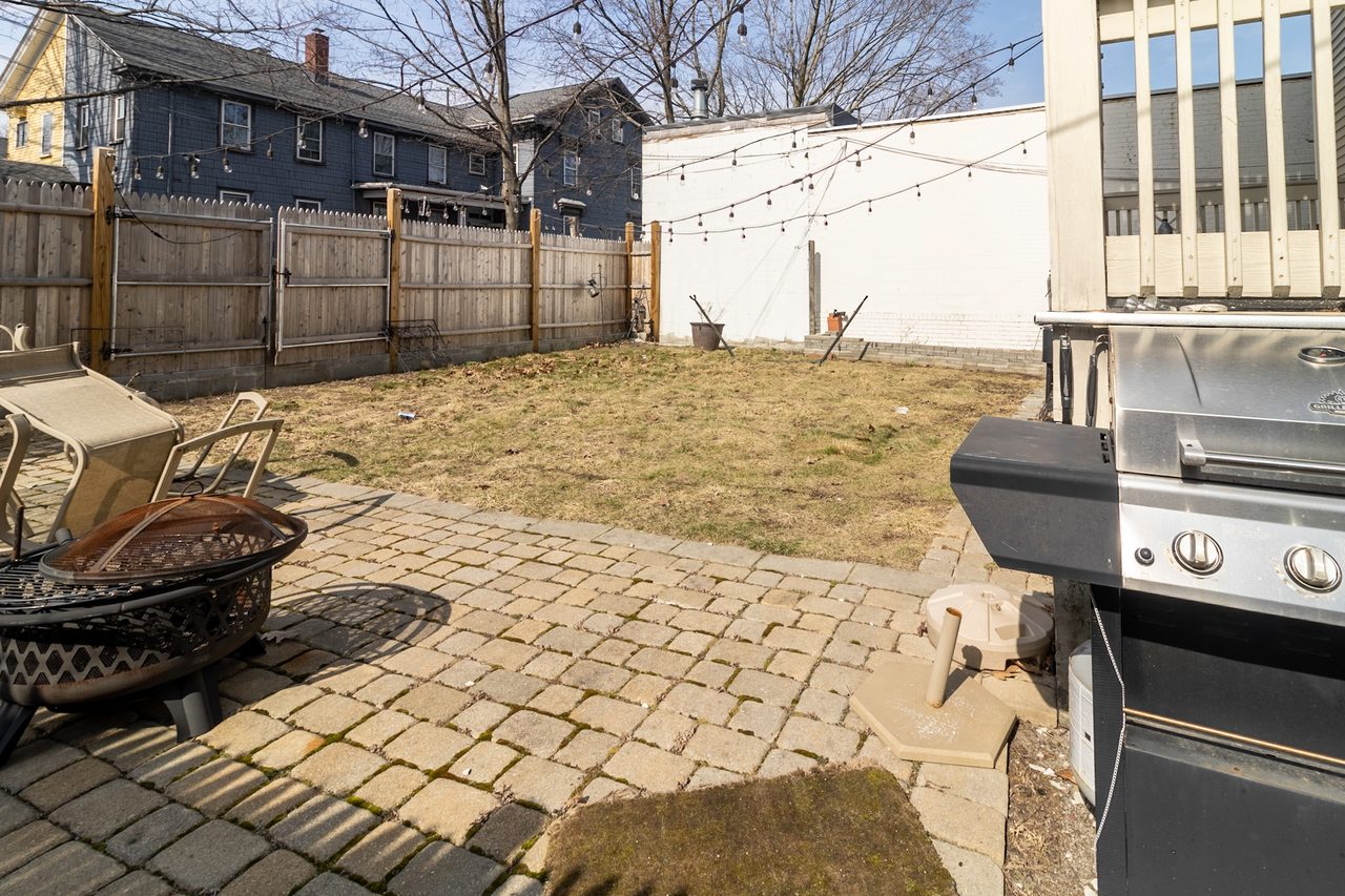  #951: Central Square (Cambridge) - Queen Bedroom C  -  #951: Central Square (Cambridge)  - Gallery -  26