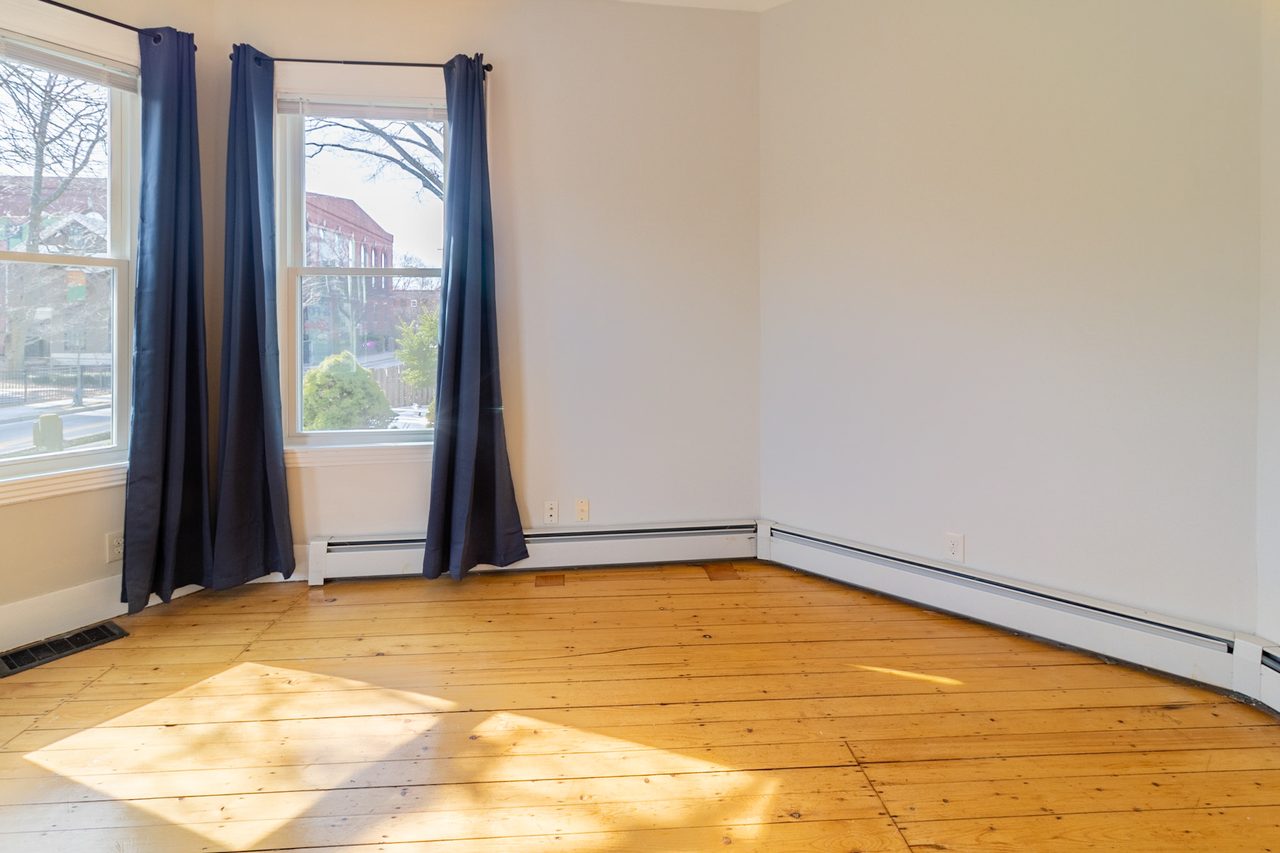  #951: Central Square (Cambridge) - Queen Bedroom C  -  #951: Central Square (Cambridge)  - Gallery -  7