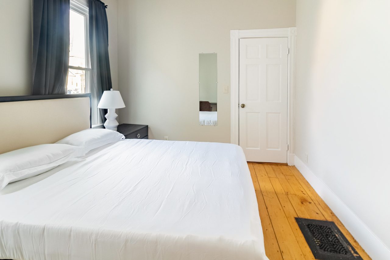 #951: Central Square (Cambridge) - Queen Bedroom B - #951: Central Square (Cambridge) - Gallery - 22
