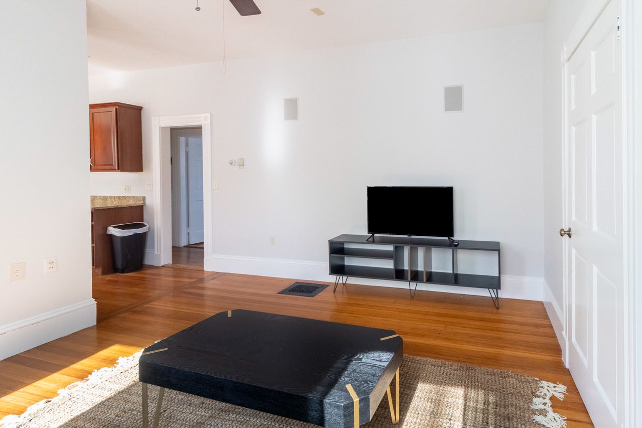  #951: Central Square (Cambridge) - Queen Bedroom B  -  #951: Central Square (Cambridge)  - Gallery -  9