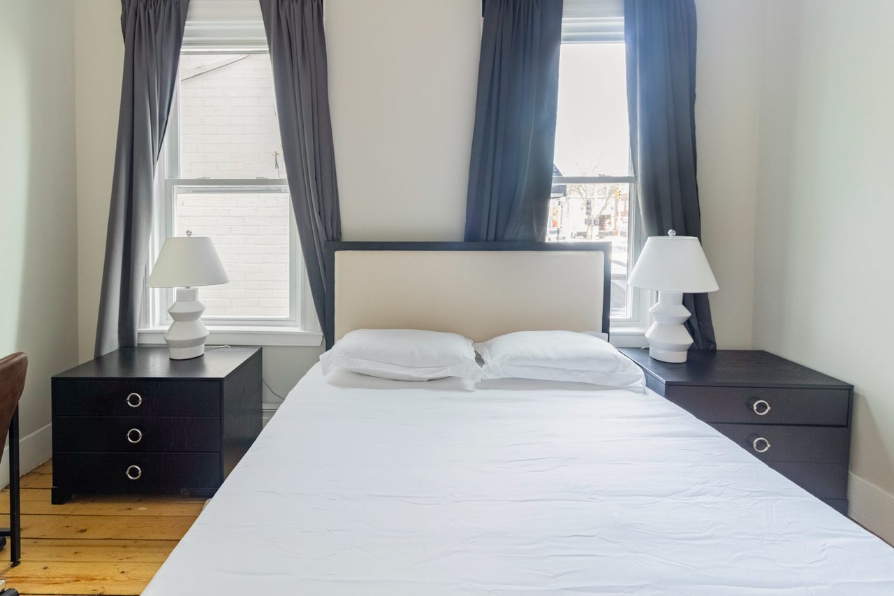 #951: Central Square (Cambridge) - Queen Bedroom B - #951: Central Square (Cambridge) - Gallery - 5