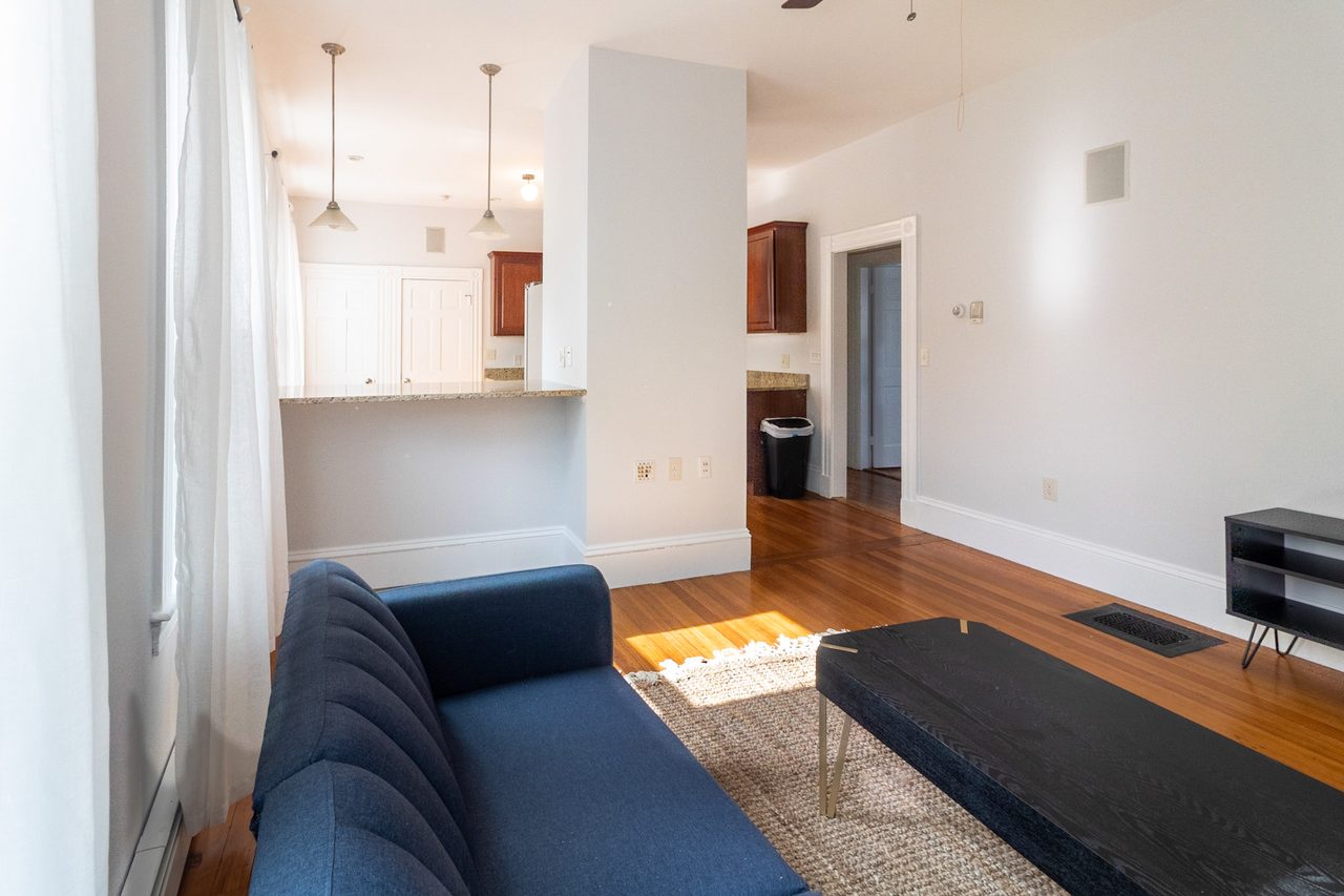  #951: Central Square (Cambridge) - Queen Bedroom B  -  #951: Central Square (Cambridge)  - Gallery -  10