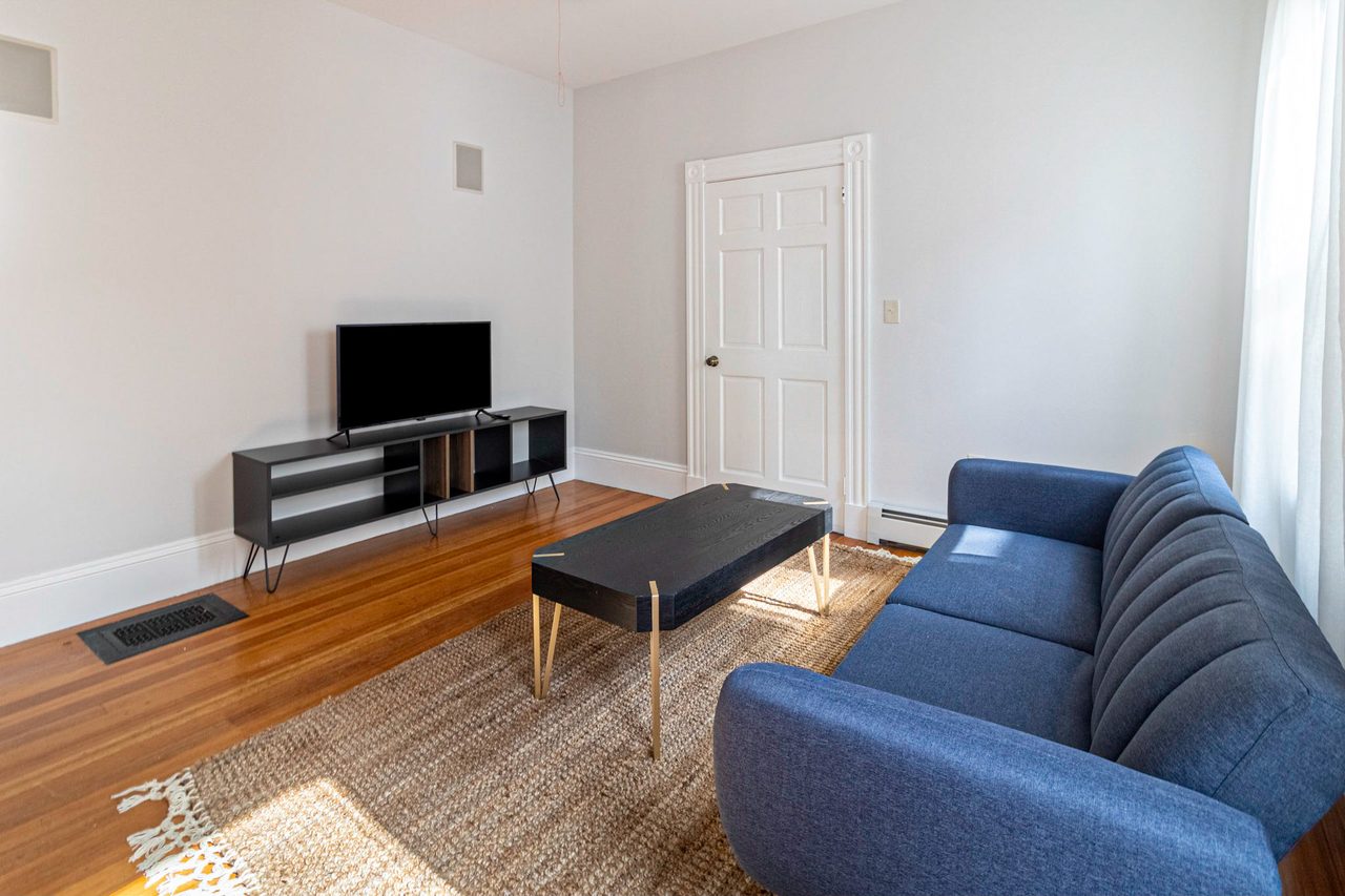  #951: Central Square (Cambridge) - Queen Bedroom B  -  #951: Central Square (Cambridge)  - Gallery -  6