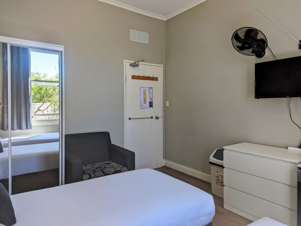  Twin/King - Standard  -  Glebe Point Rd, Glebe  - Gallery -  7