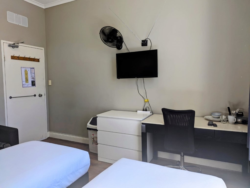  Twin/King - Standard  -  Glebe Point Rd, Glebe  - Gallery -  8