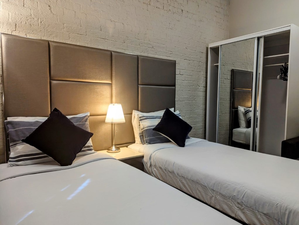  Twin/King - Standard  -  Glebe Point Rd, Glebe  - Gallery -  6