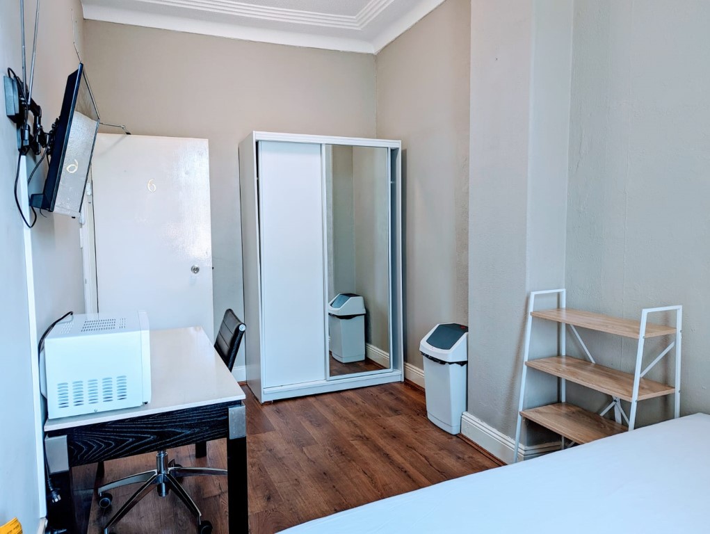 Twin/King - Standard - Glebe Point Rd, Glebe - Gallery - 2