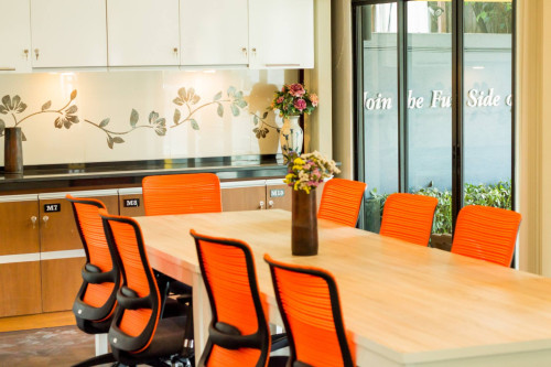A lively residence near Nimman and Chiang Mai University