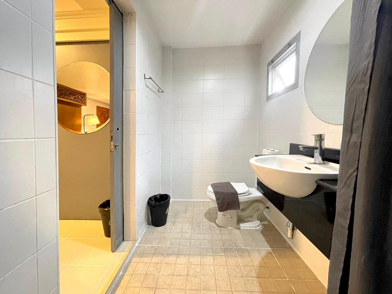  Private  -  A lively residence near Nimman and Chiang Mai University Apartment  - Gallery -  40
