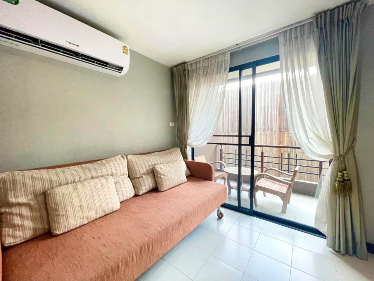  Private  -  A lively residence near Nimman and Chiang Mai University Apartment  - Gallery -  17