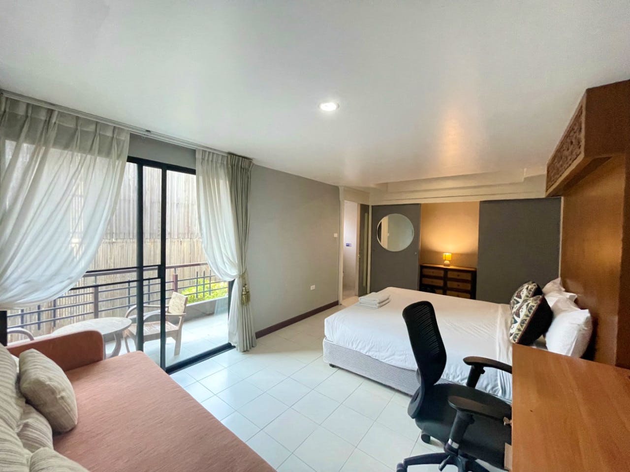  Private  -  A lively residence near Nimman and Chiang Mai University Apartment  - Gallery -  29