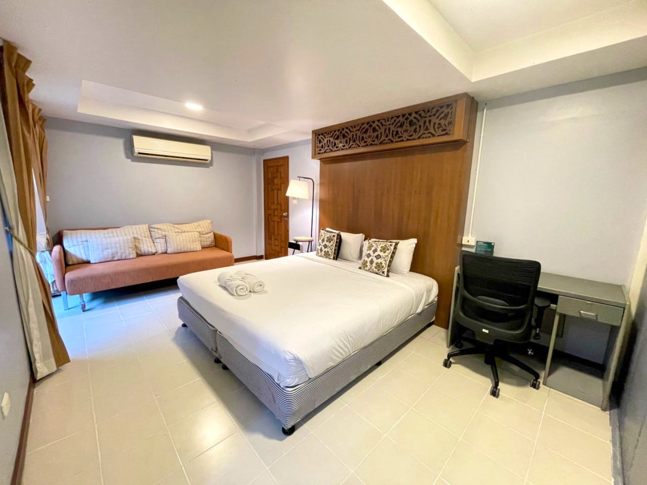  Private  -  A lively residence near Nimman and Chiang Mai University Apartment  - Gallery -  18