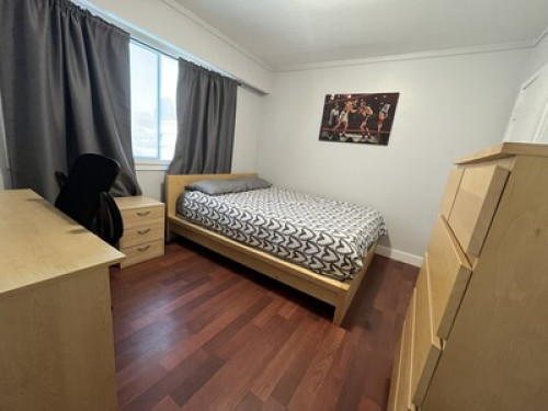 Queen Bed. 20 minutes to downtown.  - Gallery - 62