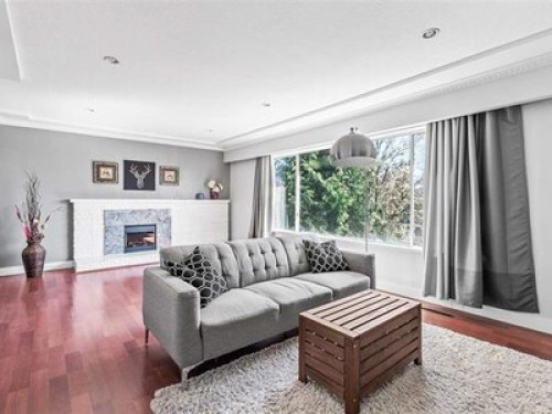 Queen Bed. 20 minutes to downtown.  - Gallery - 53