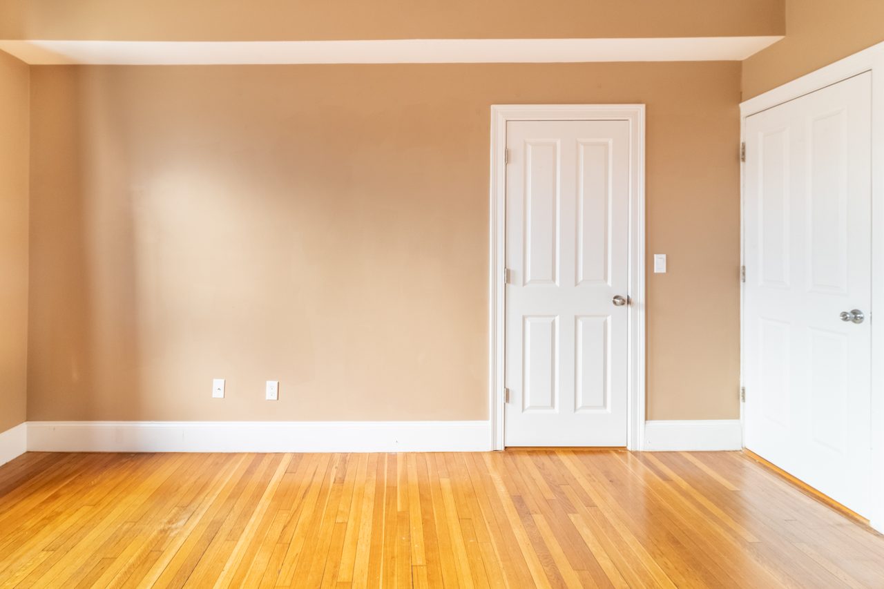 #954: Brookline - Queen Bedroom D - #954: Brookline - Gallery - 3