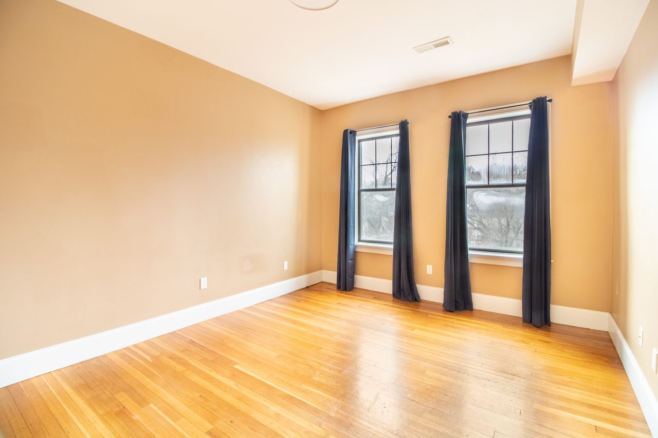 #954: Brookline - Queen Bedroom D - #954: Brookline - Gallery - 6