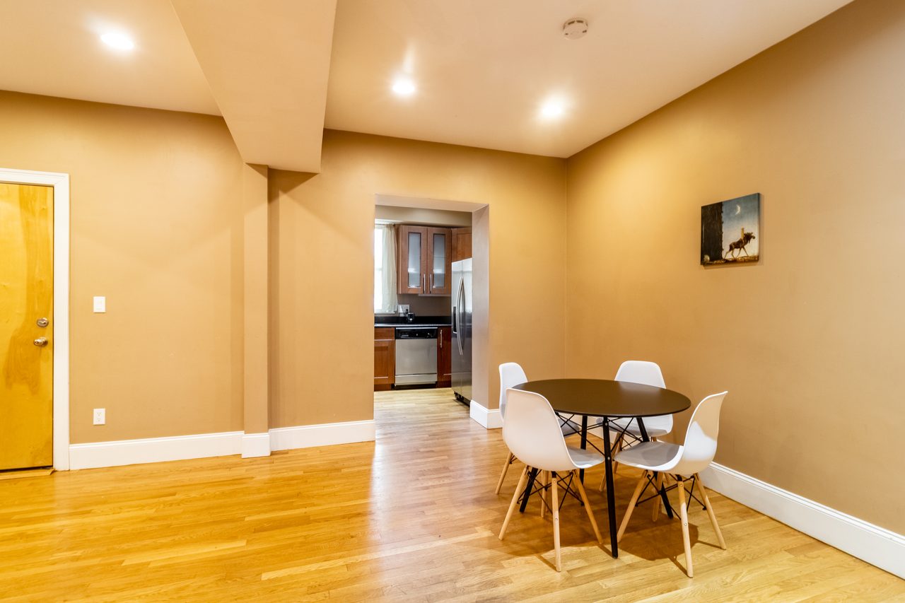 #954: Brookline - Queen Bedroom A - #954: Brookline - Gallery - 1