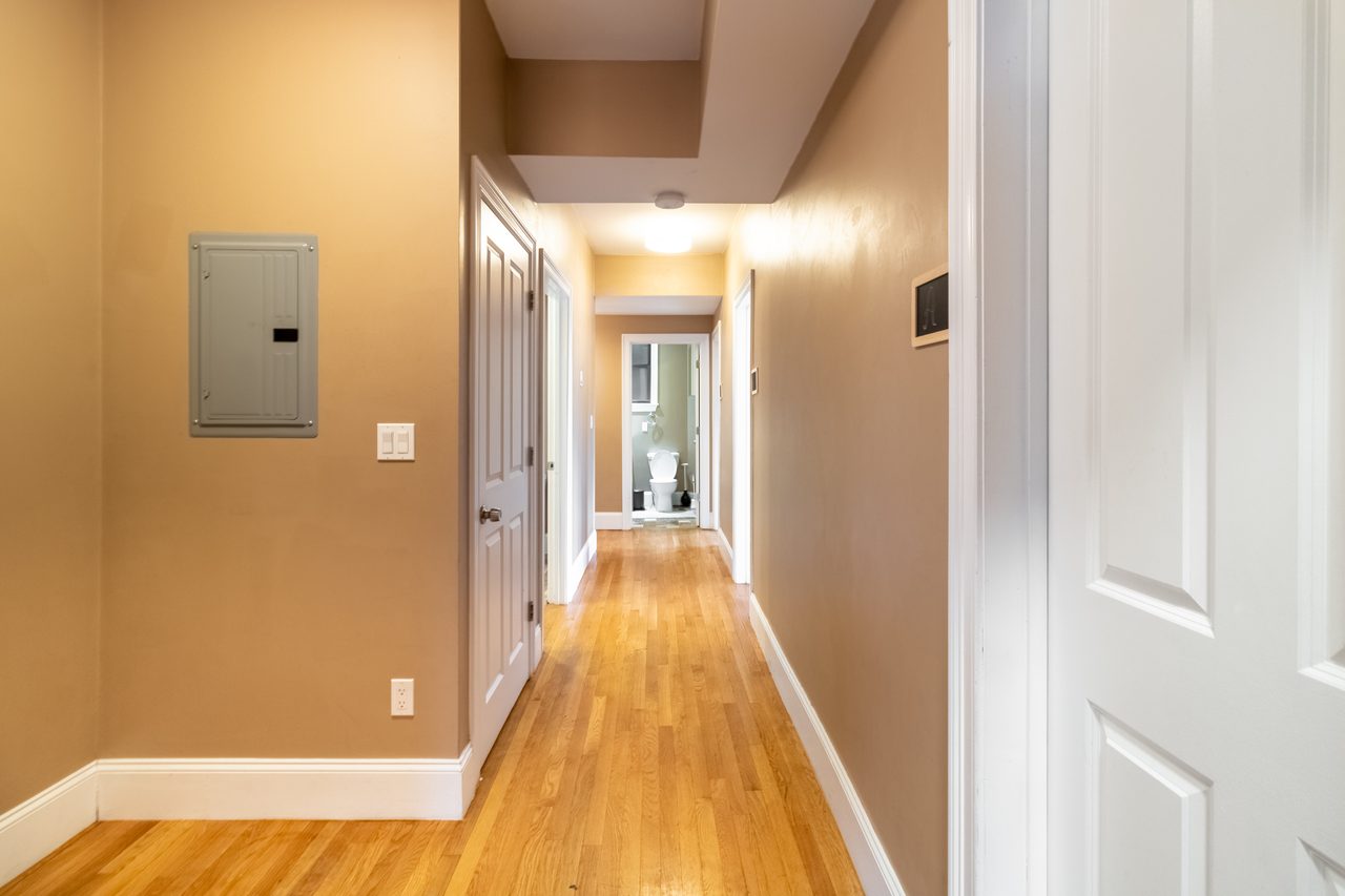 #954: Brookline - Queen Bedroom A - #954: Brookline - Gallery - 18