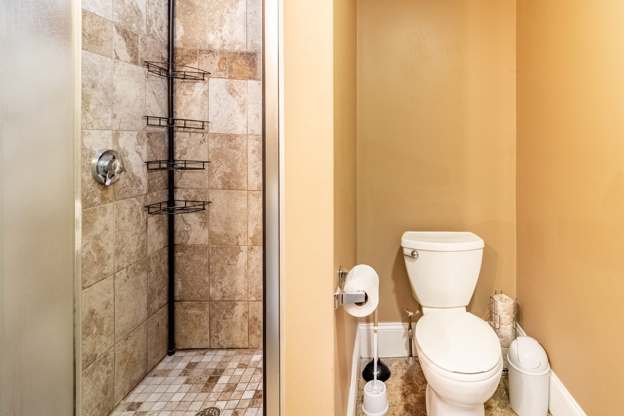 #954: Brookline - Queen Bedroom A - #954: Brookline - Gallery - 11