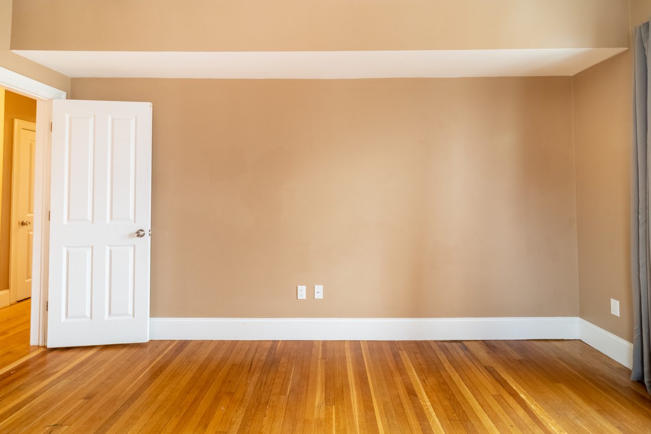 #954: Brookline - Queen Bedroom A - #954: Brookline - Gallery - 5