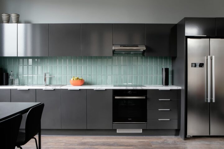 Marsh’s Yard Silver En-Suite - Copley Court - Gallery - 2