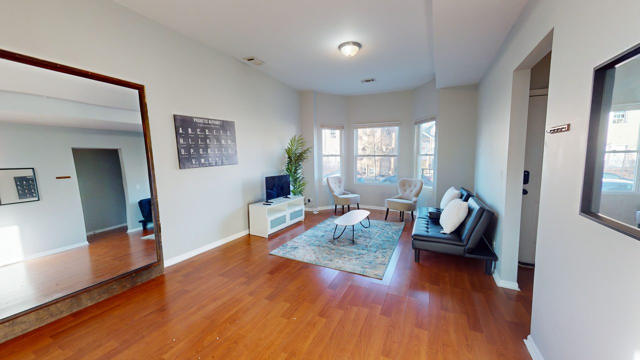 #1784: Logan Square - Queen Bedroom A - #1784: Logan Square - Gallery - 7