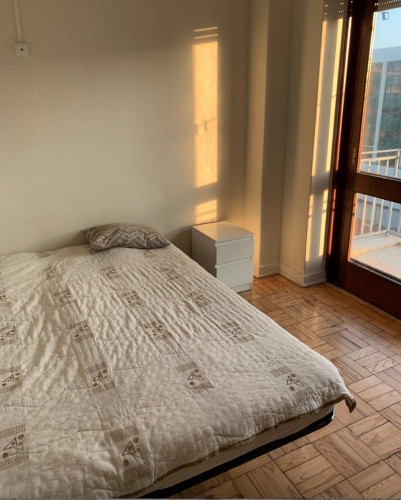 Sunny double bedroom close to Universidade De Coimbra